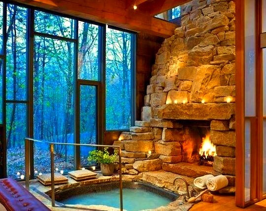 Luxury Hot Tub and Fireplace in a Cabin